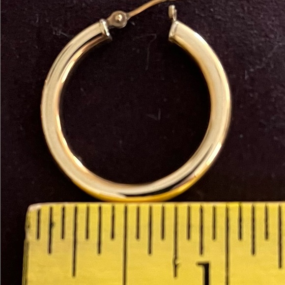 14K YELLOW GOLD HOOP EARRINGS! - Picture 7 of 8